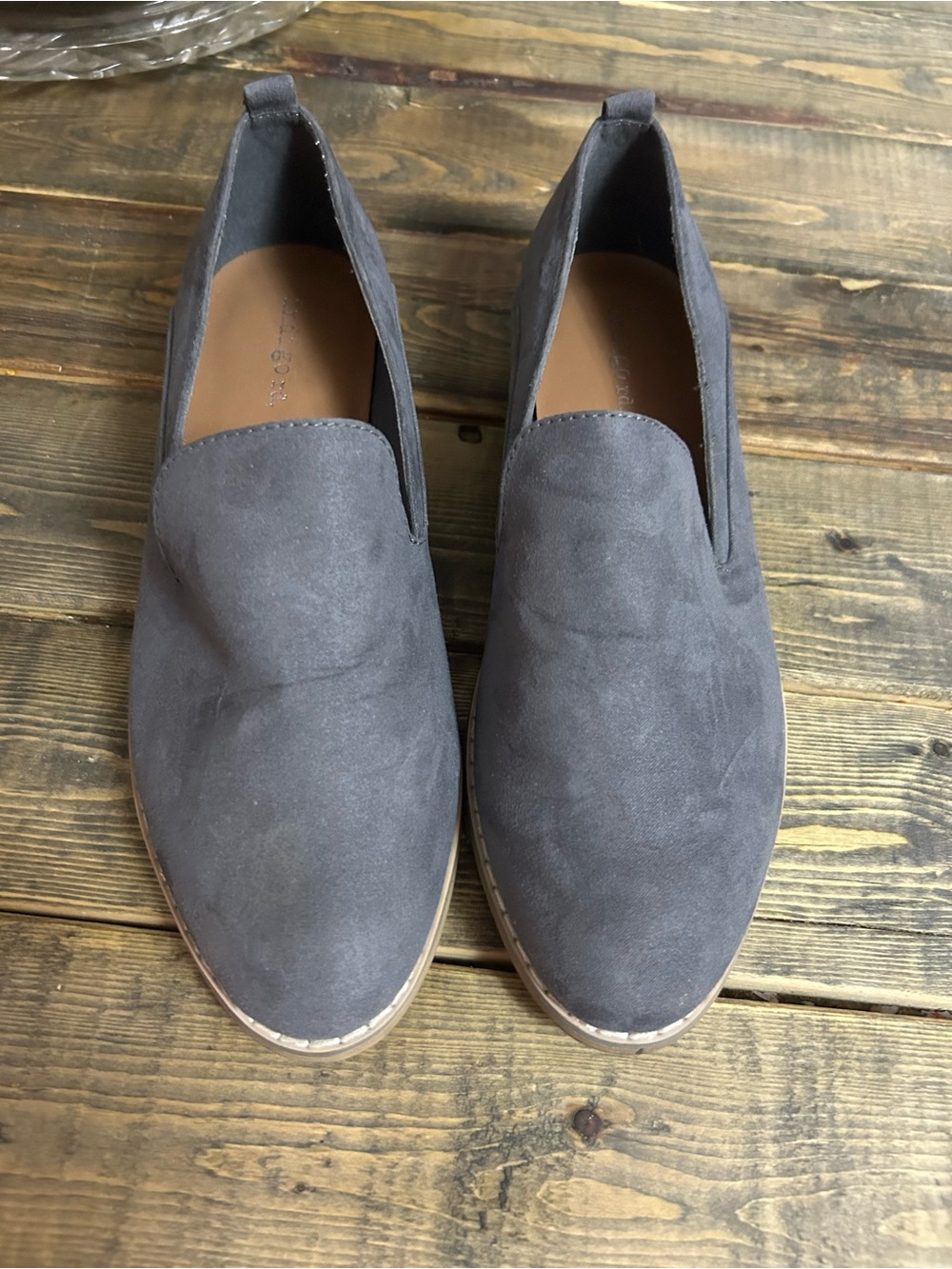 Indigo women’s Suede Slip-On Loafers in Charcoal Gray size 7